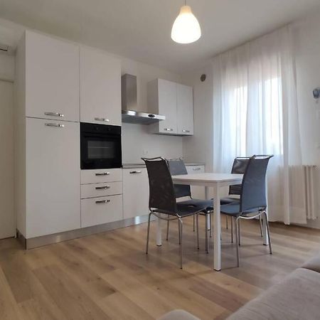 Апартаменти Delta D Piazza Marina- 50 Mt Dal Mare - Immobil Relax Лідо-ді-Єзоло Екстер'єр фото