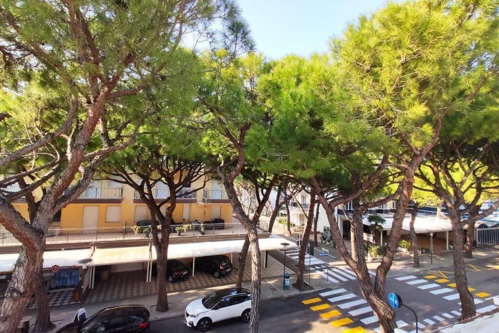 Апартаменти Delta D Piazza Marina- 50 Mt Dal Mare - Immobil Relax Лідо-ді-Єзоло Екстер'єр фото